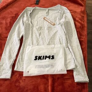 SKIMS Heather Light Gray Long Sleeve Scoop Neck Top